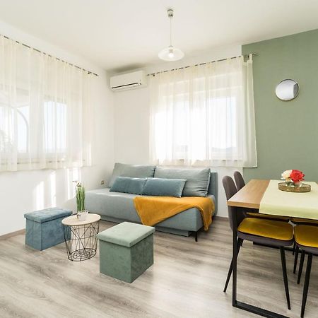 Apartments Matilda Sukošan Εξωτερικό φωτογραφία